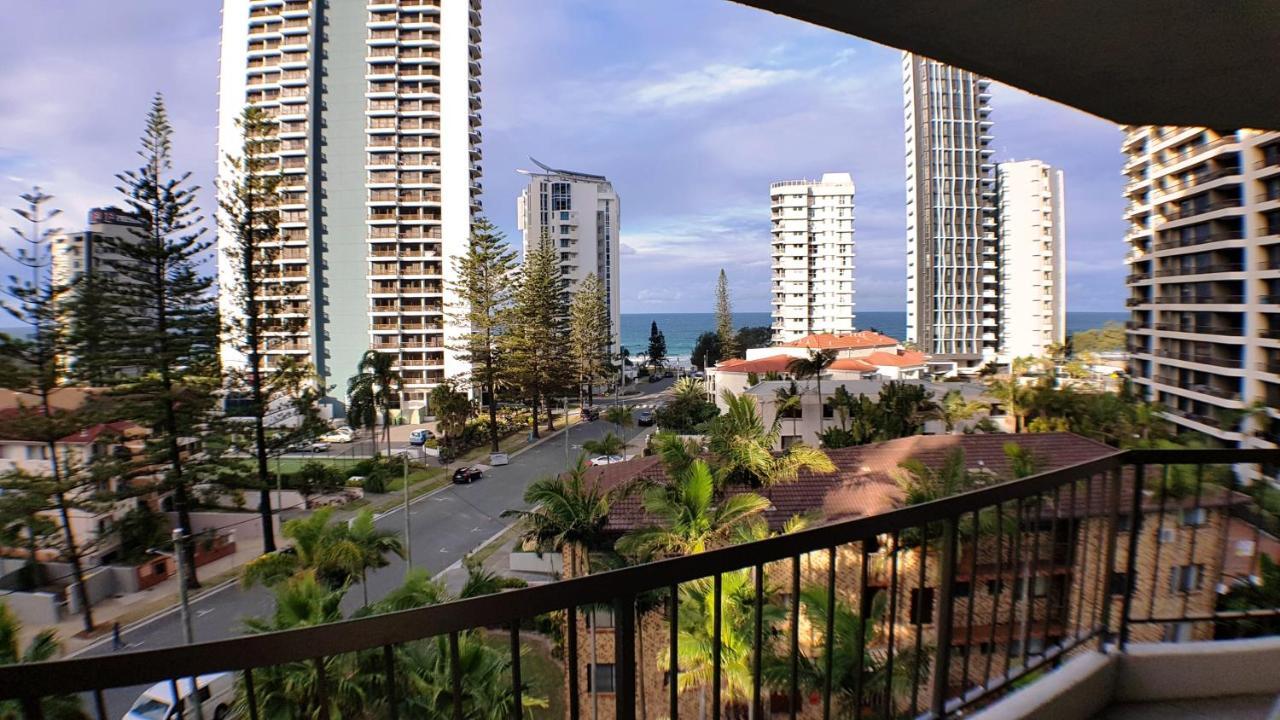 Genesis Apartments By Gold Coast Premium Exterior photo